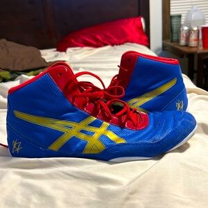 Got diffrent pairs of shoes for the season, still very good wrestling shoes